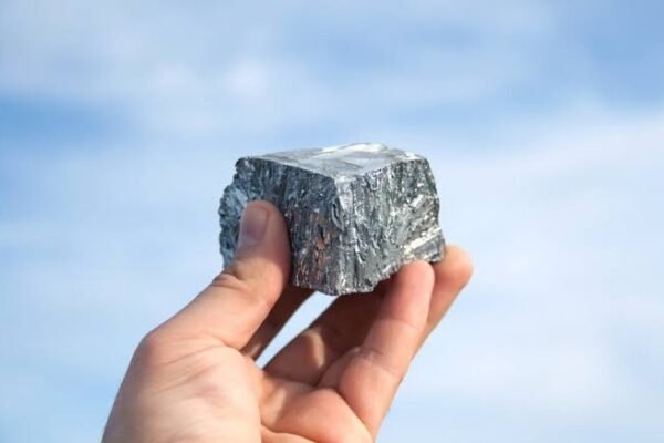 Zinc futures prices increase on high demand