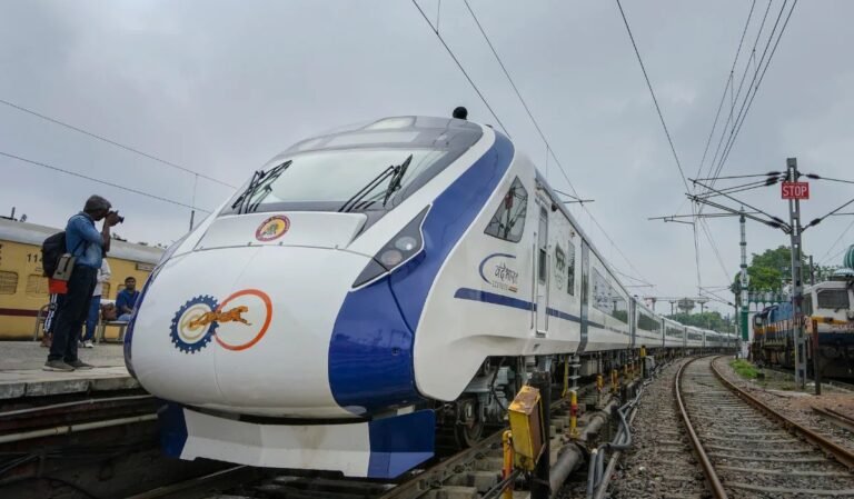 On the Vande Bharat train between Varanasi and Delhi, a water leak was discovered